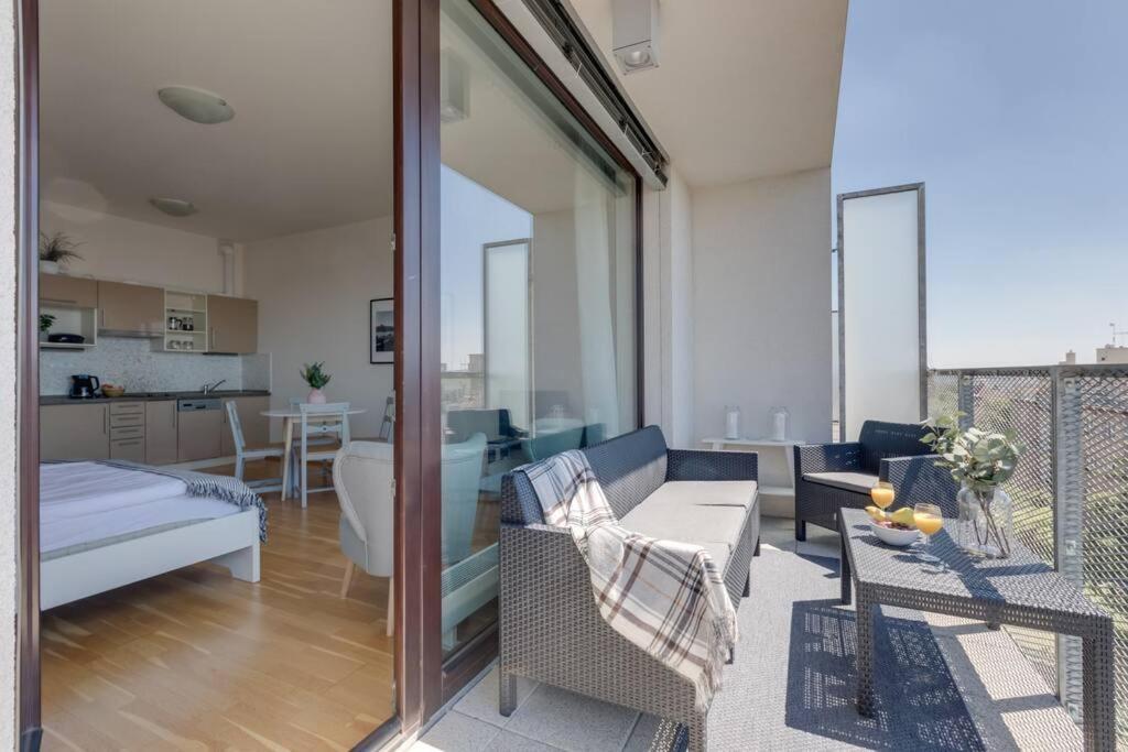 פראג Jt'S Apartments Korunni Str. מראה חיצוני תמונה