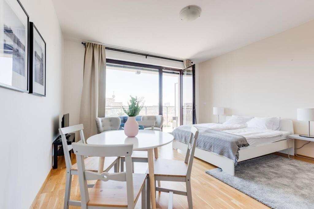 פראג Jt'S Apartments Korunni Str. מראה חיצוני תמונה