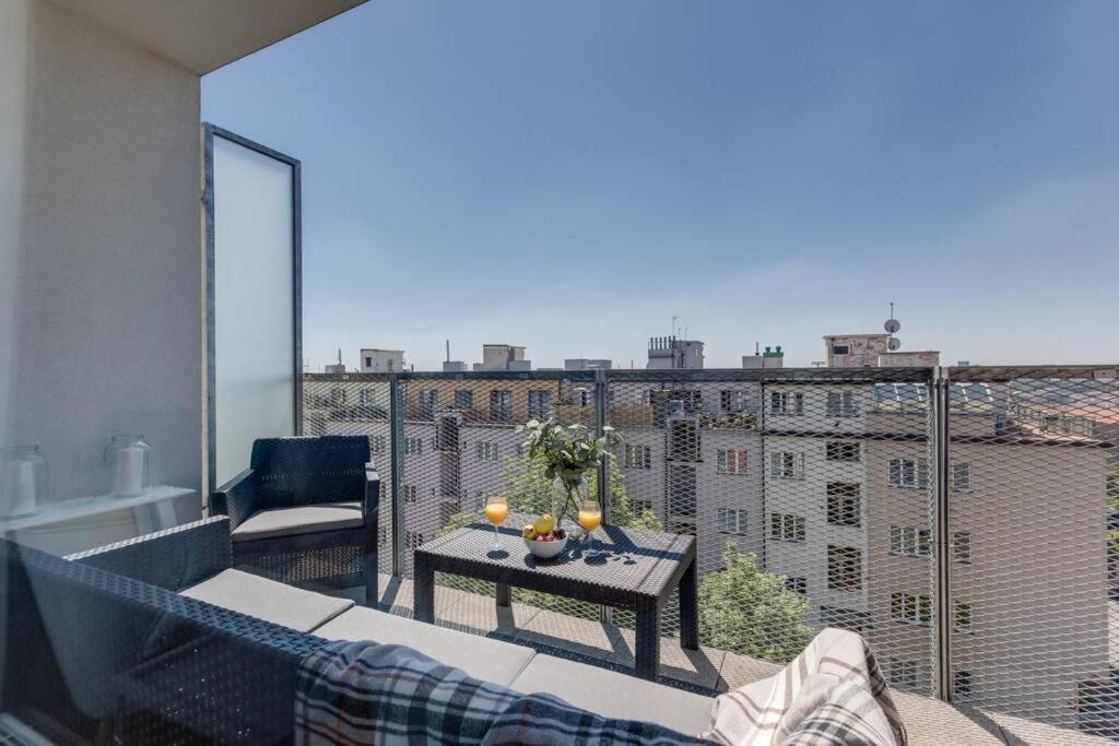 פראג Jt'S Apartments Korunni Str. מראה חיצוני תמונה