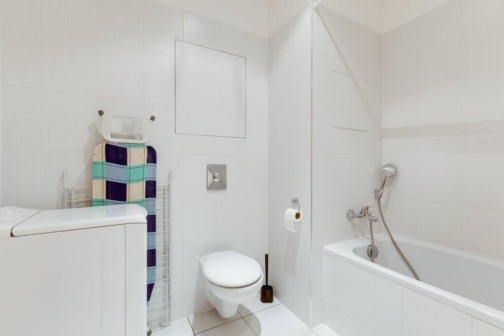 פראג Jt'S Apartments Korunni Str. מראה חיצוני תמונה