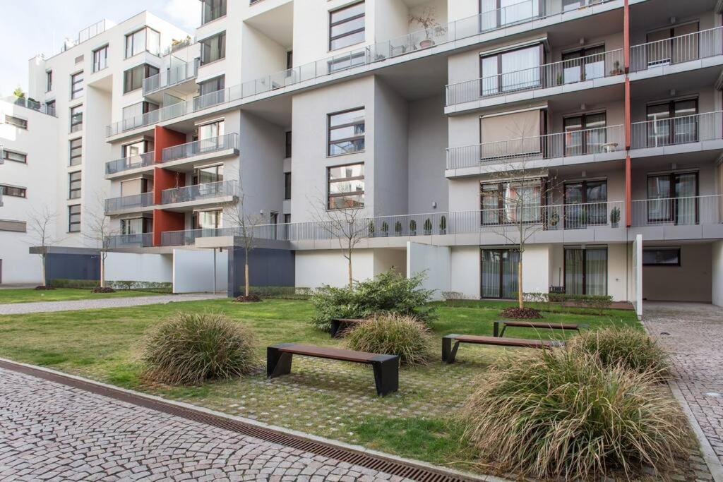 פראג Jt'S Apartments Korunni Str. מראה חיצוני תמונה