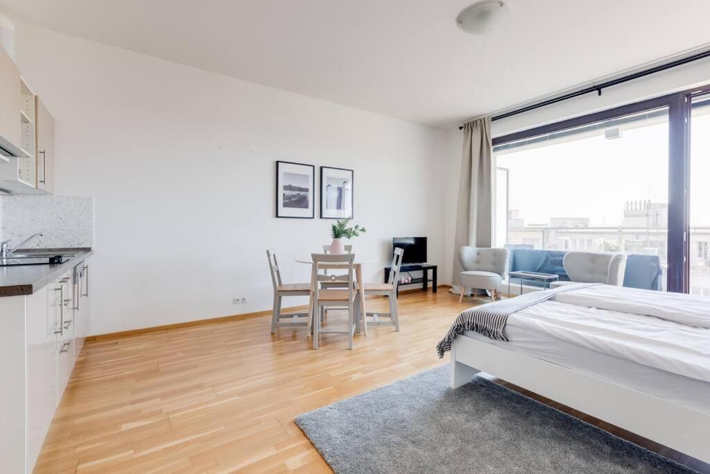 פראג Jt'S Apartments Korunni Str. מראה חיצוני תמונה