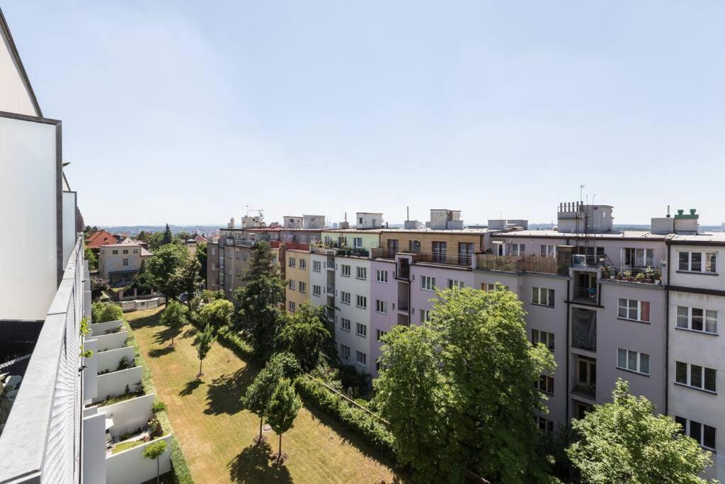 פראג Jt'S Apartments Korunni Str. מראה חיצוני תמונה